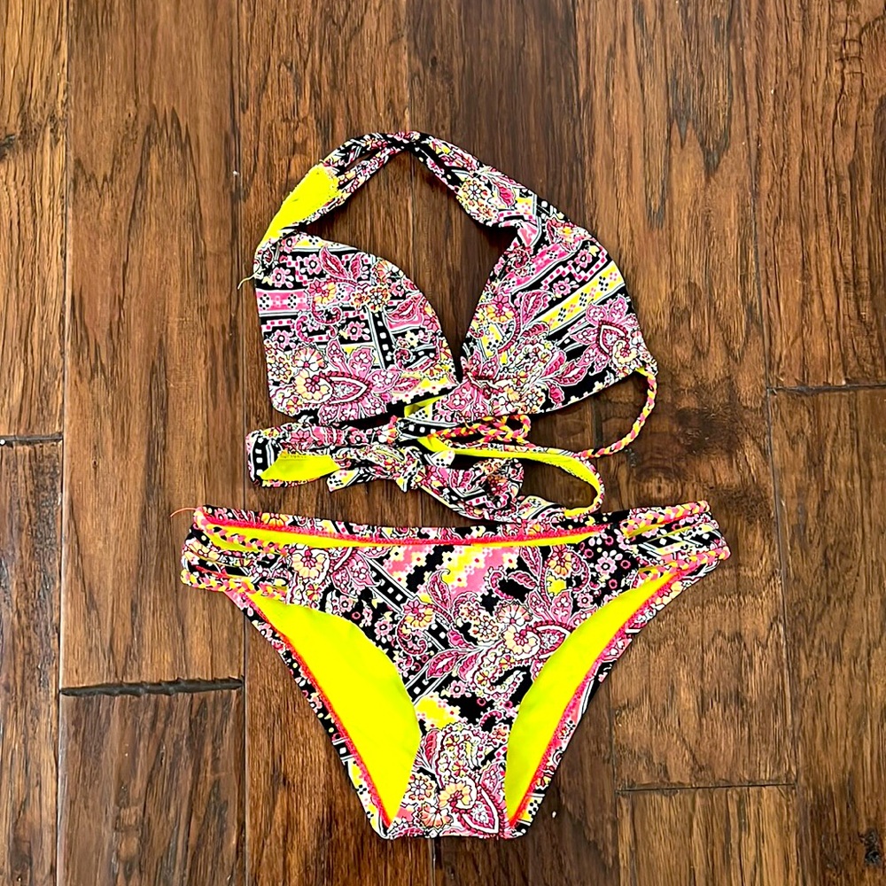 Rebecca Virtue colorful bikini size 4